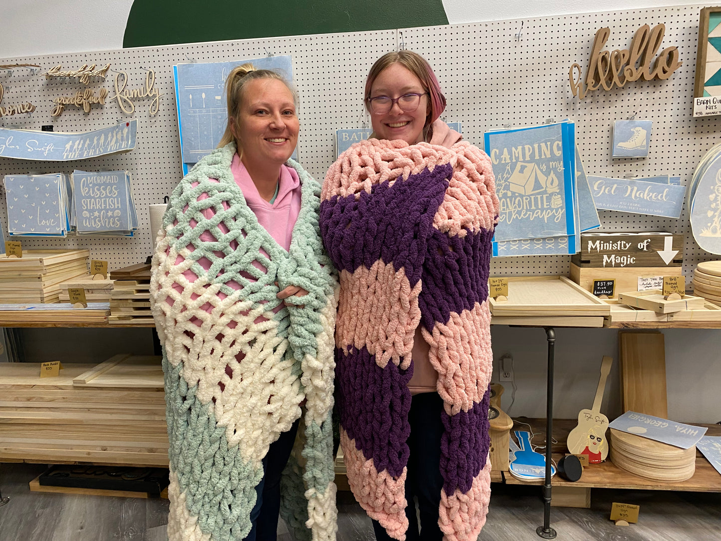 Chunky Hand Knit Blanket Workshop: 3/7 6:30pm