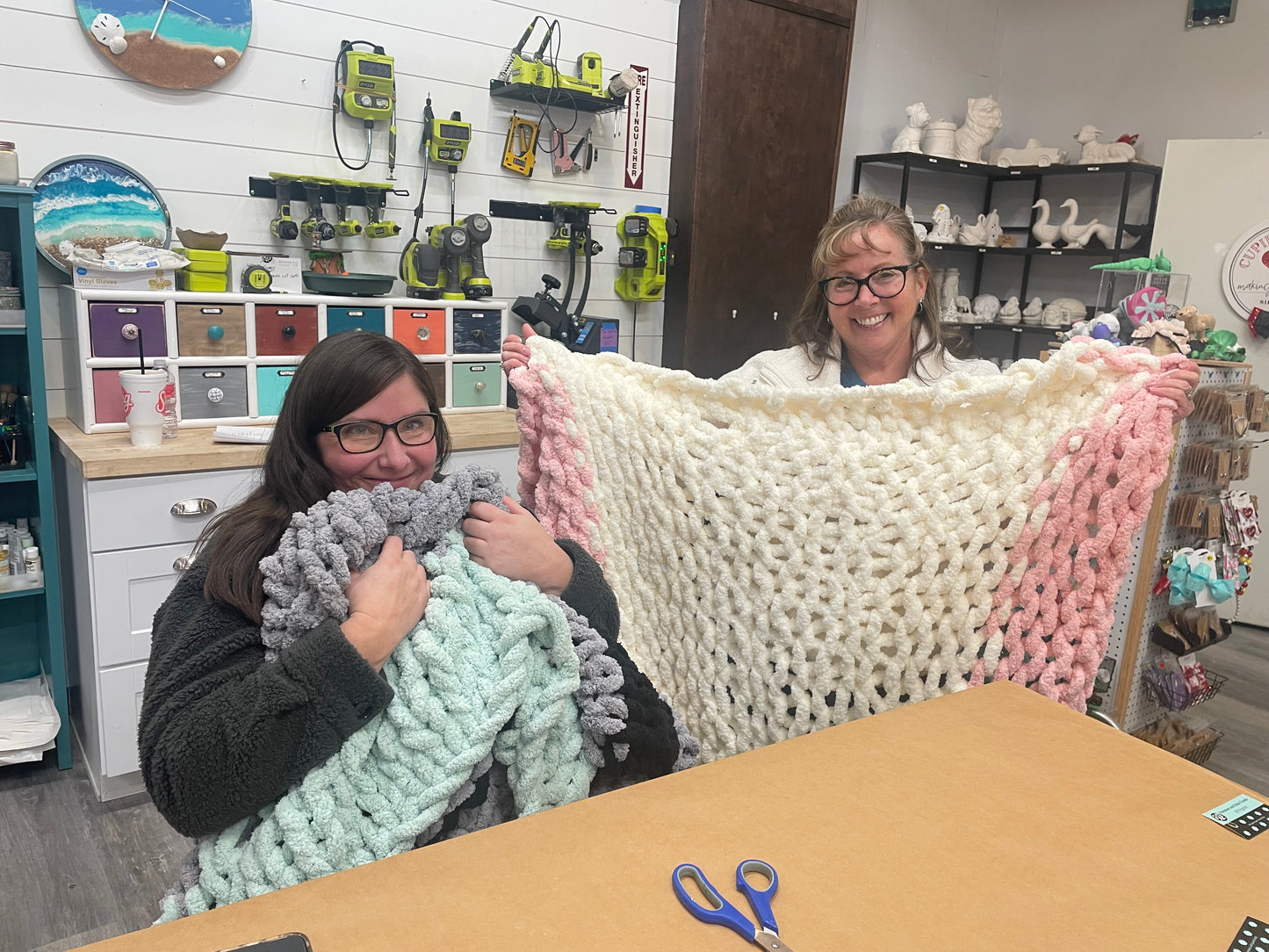 Chunky Hand Knit Blanket Workshop: 3/7 6:30pm