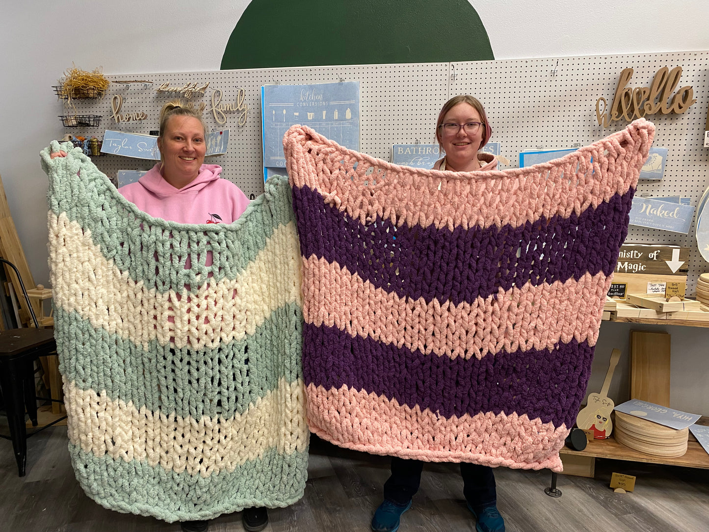 Chunky Hand Knit Blanket Workshop: 3/7 6:30pm